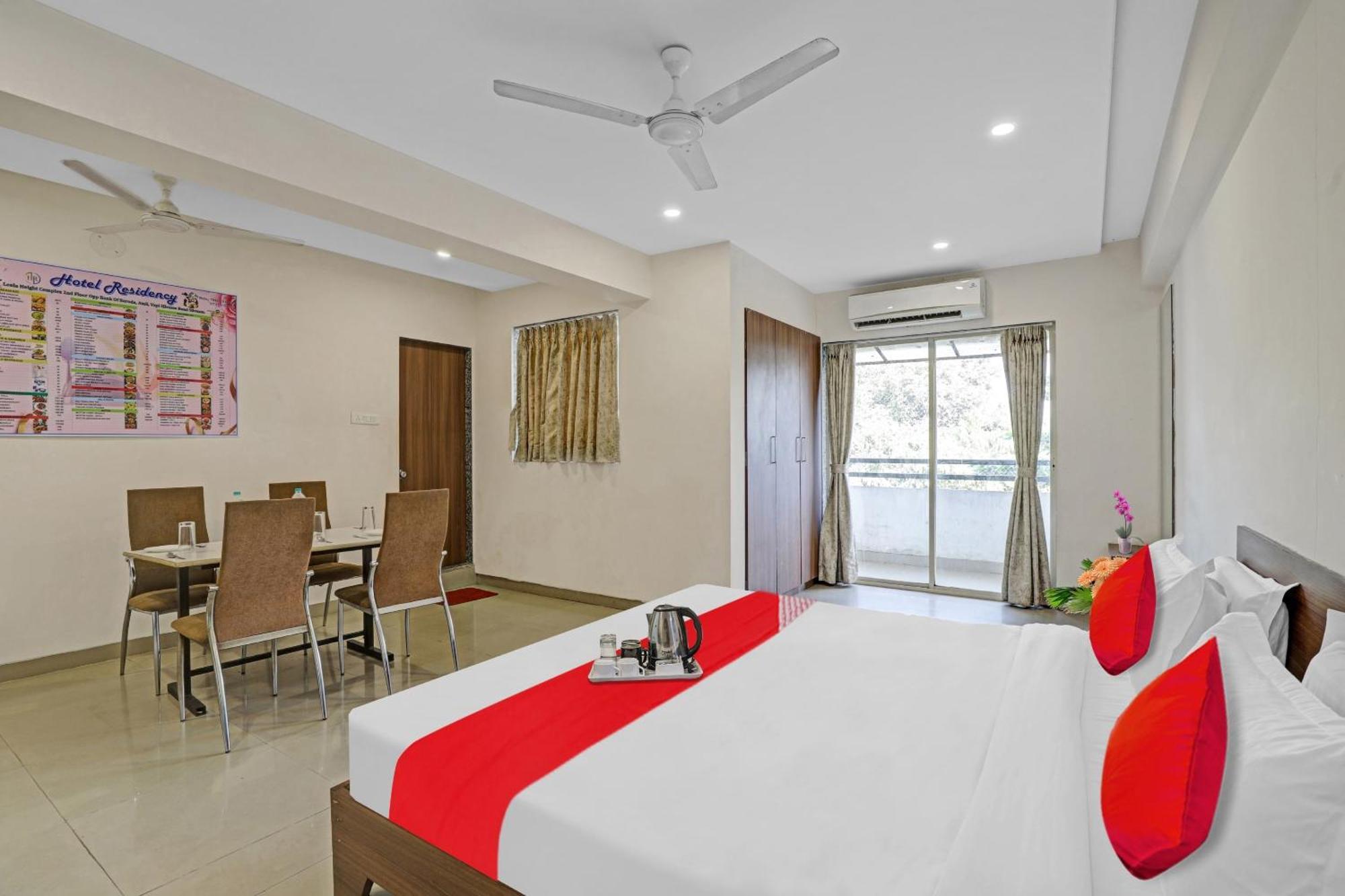 Oyo Flagship Hotel Residency Силвасса Экстерьер фото