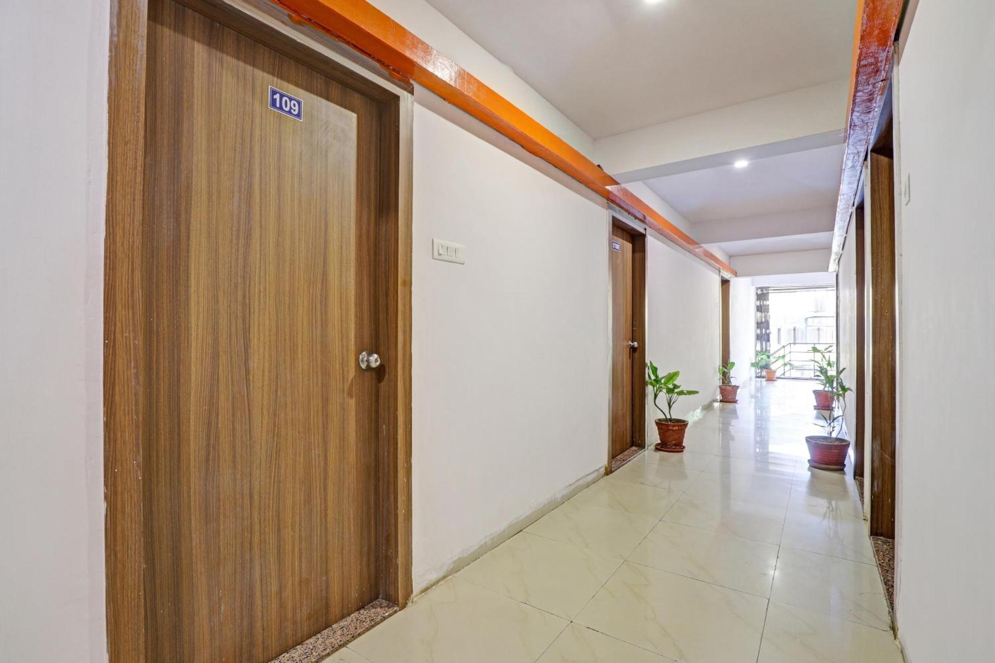 Oyo Flagship Hotel Residency Силвасса Экстерьер фото