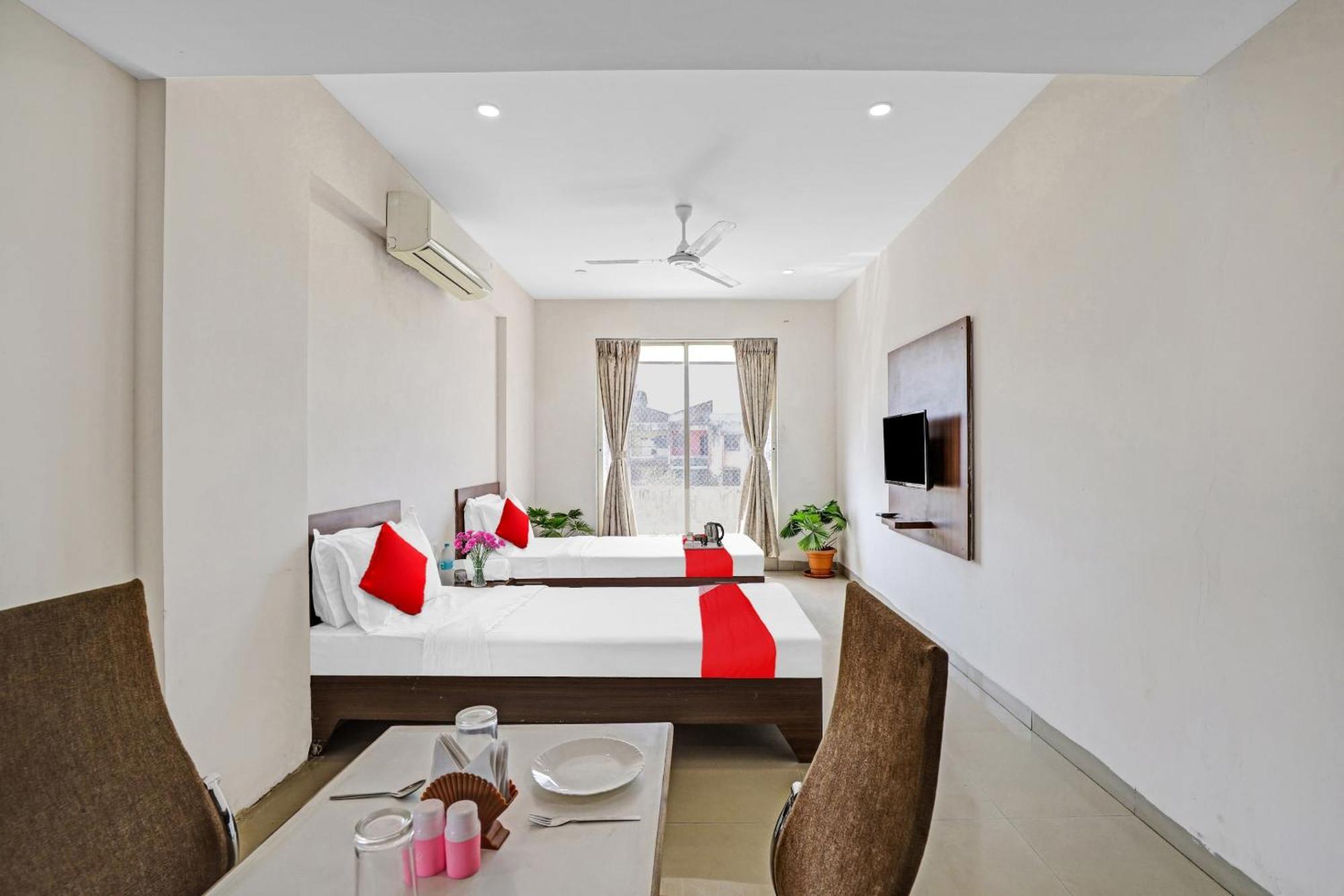 Oyo Flagship Hotel Residency Силвасса Экстерьер фото