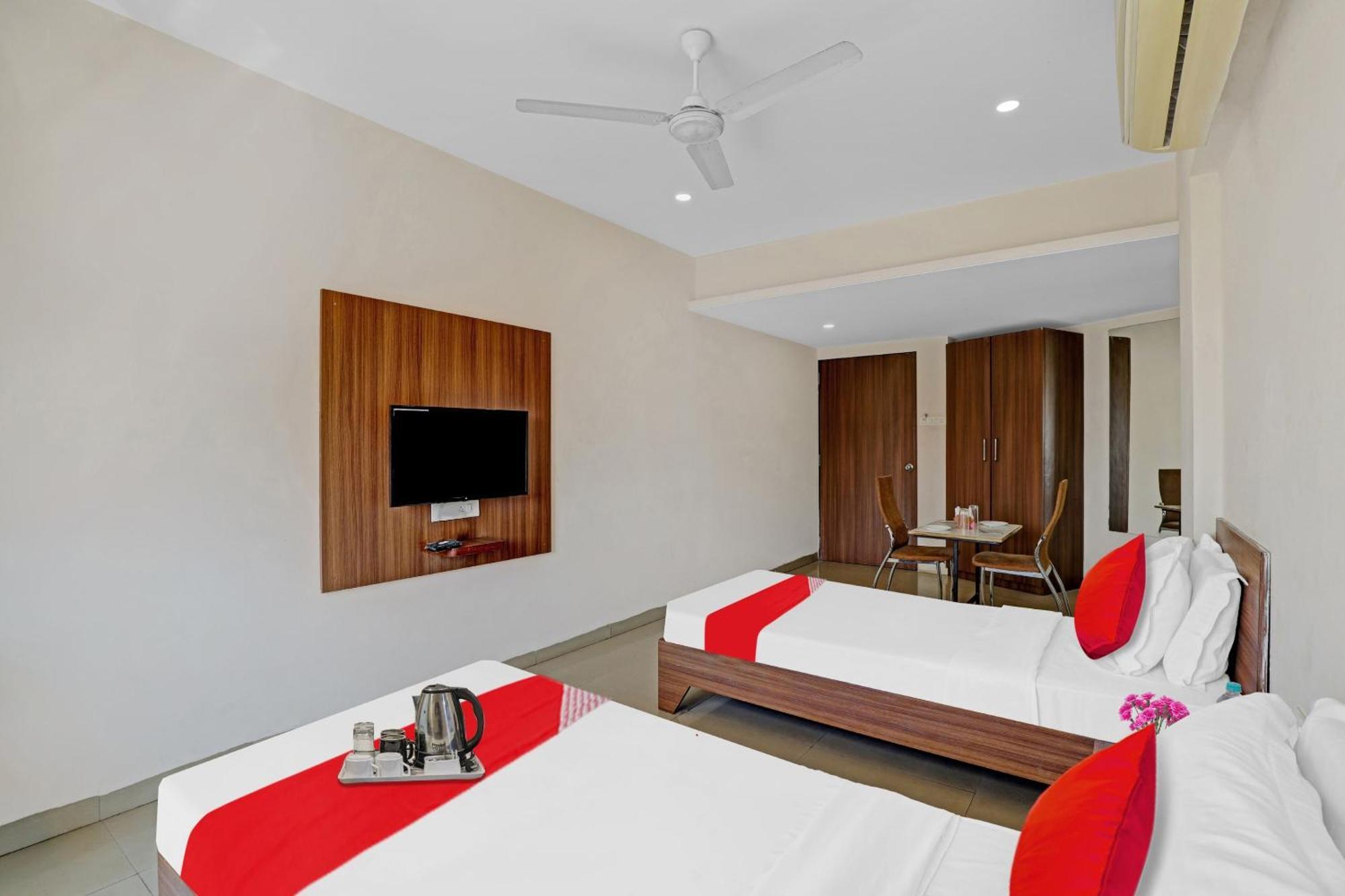 Oyo Flagship Hotel Residency Силвасса Экстерьер фото